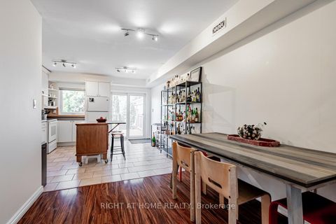 Photo 7 at 136 Avon Avenue, Smythe, Toronto