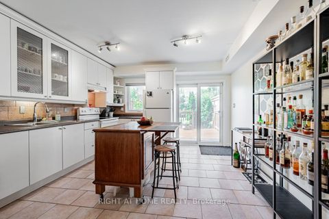 Photo 9 at 136 Avon Avenue, Smythe, Toronto