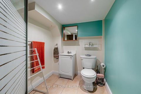 Photo 16 at 136 Avon Avenue, Smythe, Toronto