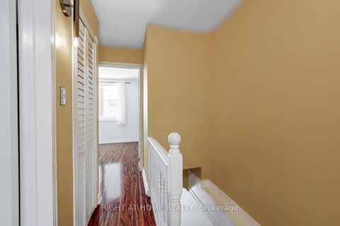 Photo 18 at 136 Avon Avenue, Smythe, Toronto
