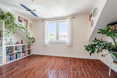 Photo 25 at 136 Avon Avenue, Smythe, Toronto