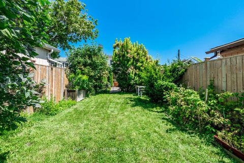 Photo 30 at 136 Avon Avenue, Smythe, Toronto