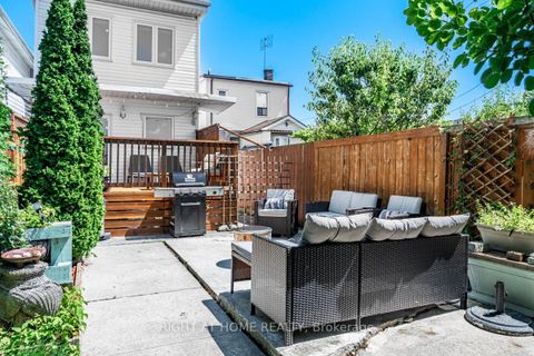 Photo 32 at 136 Avon Avenue, Smythe, Toronto