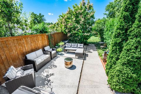 Photo 37 at 136 Avon Avenue, Smythe, Toronto