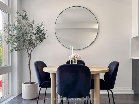 Photo 4 at 105 - 23 Eldora Avenue, Newtonbrook West, Toronto