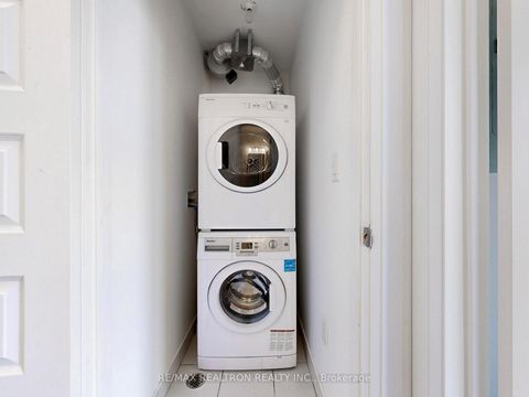 Photo 29 at 105 - 23 Eldora Avenue, Newtonbrook West, Toronto