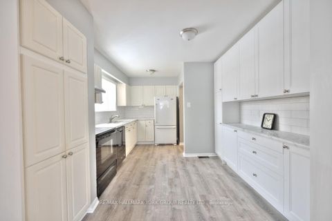 Photo 1 at 28 Bison Drive, Newtonbrook West, Toronto