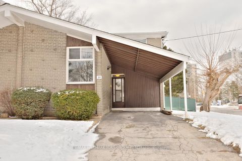 Photo 15 at 28 Bison Drive, Newtonbrook West, Toronto