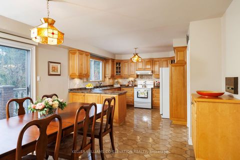 Photo 11 at 73 Queenston Crescent, East Woodbridge, Vaughan