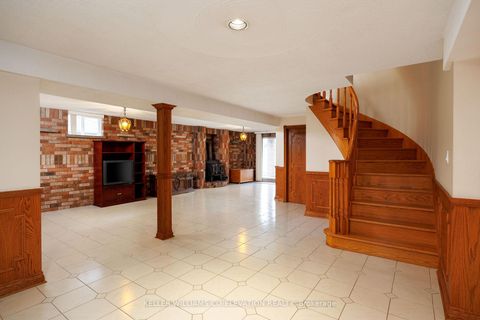 Photo 33 at 73 Queenston Crescent, East Woodbridge, Vaughan