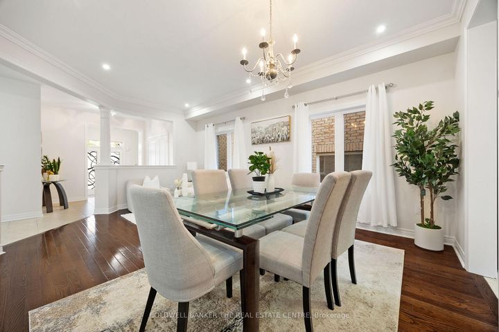 Photo 6 at 27 Barletta Drive, Patterson, Vaughan