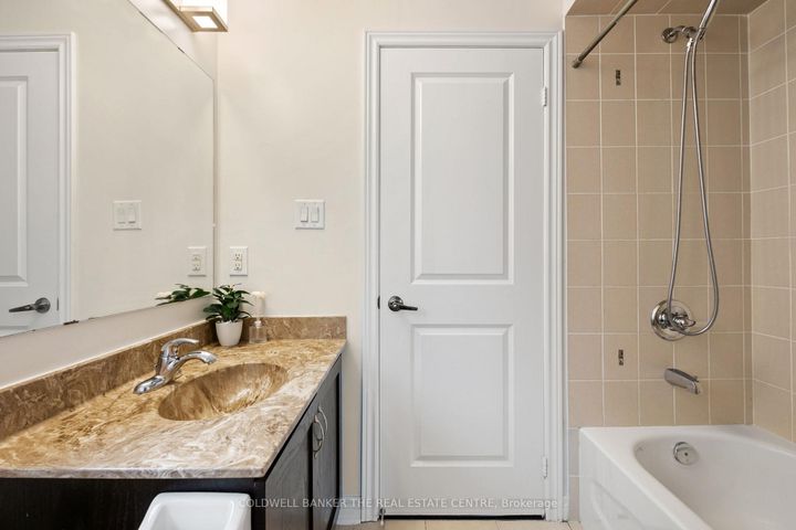 Photo 32 at 27 Barletta Drive, Patterson, Vaughan