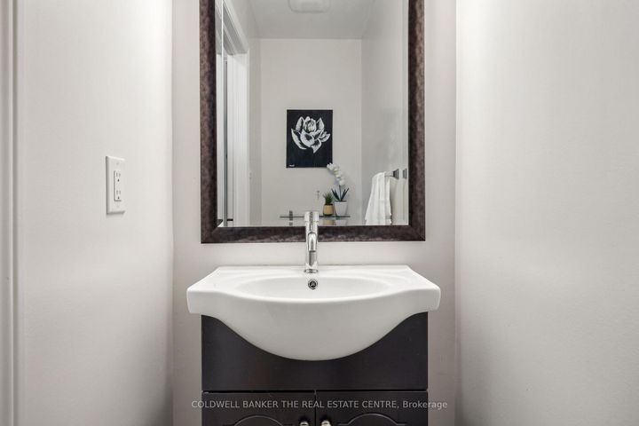 Photo 34 at 27 Barletta Drive, Patterson, Vaughan