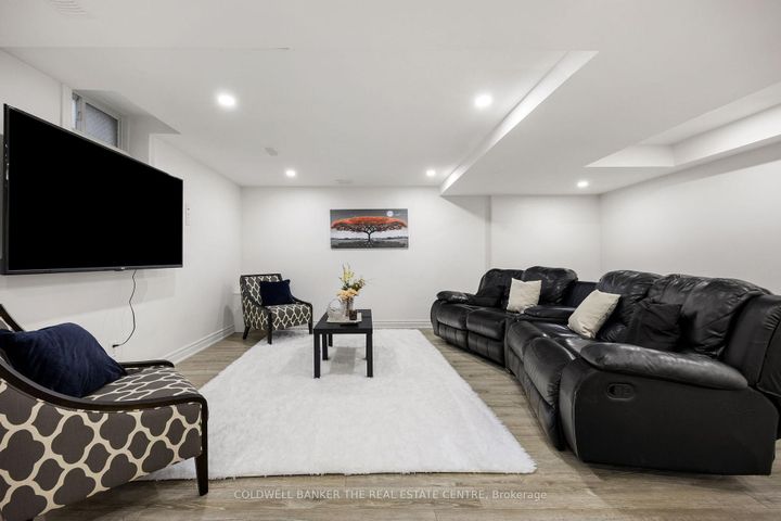 Photo 37 at 27 Barletta Drive, Patterson, Vaughan