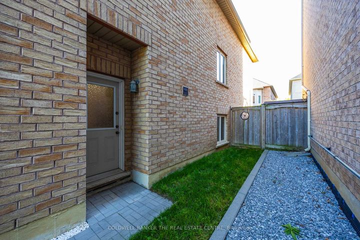 Photo 44 at 27 Barletta Drive, Patterson, Vaughan