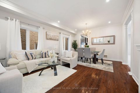 Photo 5 at 27 Barletta Drive, Patterson, Vaughan
