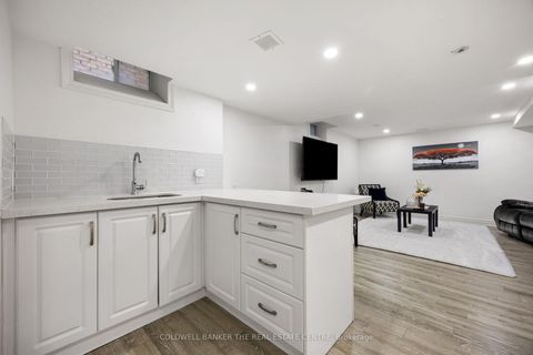 Photo 36 at 27 Barletta Drive, Patterson, Vaughan