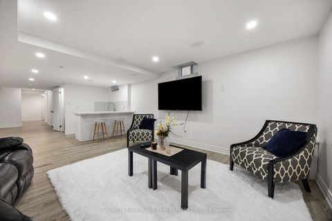 Photo 38 at 27 Barletta Drive, Patterson, Vaughan