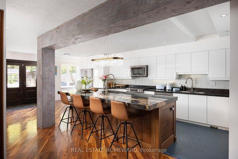 Photo 10 at 2 Park Avenue, The Beaches, Toronto