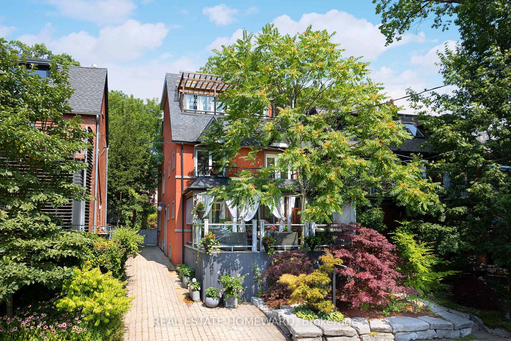 2 Park Avenue, The Beaches, Toronto 