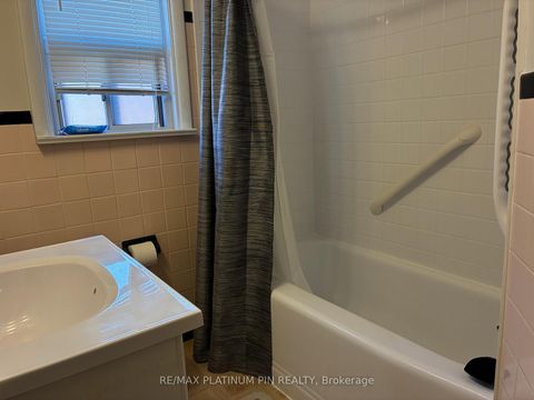 Photo 5 at 31 Ryewood Drive, Jane Heights, Toronto