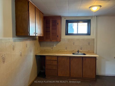 Photo 8 at 31 Ryewood Drive, Jane Heights, Toronto