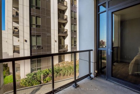 Photo 14 at 216 - 9075 Jane Street, Concord, Vaughan