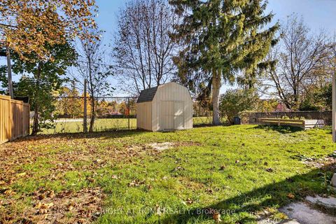 Photo 6 at 11 Newton Street, Wellington, Barrie