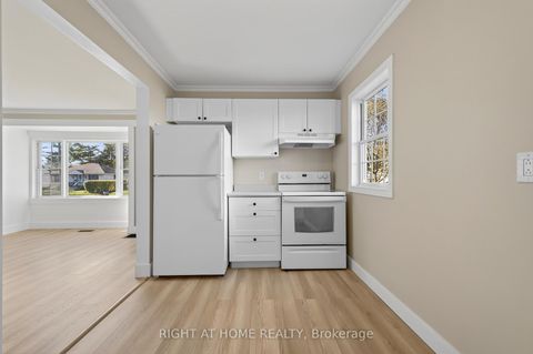 Photo 10 at 11 Newton Street, Wellington, Barrie