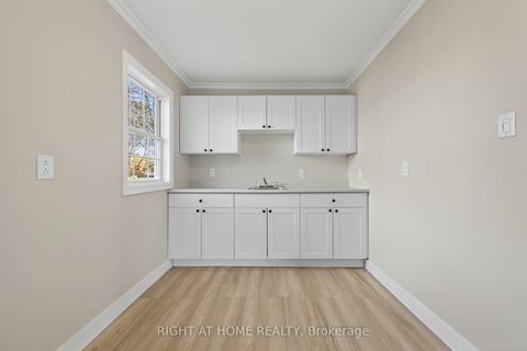 Photo 12 at 11 Newton Street, Wellington, Barrie