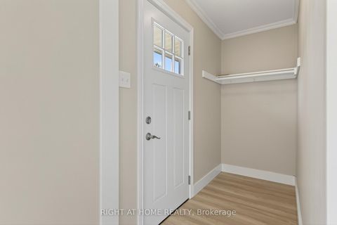 Photo 14 at 11 Newton Street, Wellington, Barrie