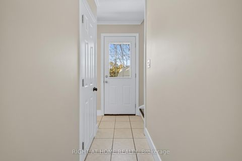 Photo 24 at 11 Newton Street, Wellington, Barrie