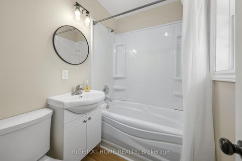 Photo 26 at 11 Newton Street, Wellington, Barrie