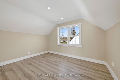 Photo 29 at 11 Newton Street, Wellington, Barrie