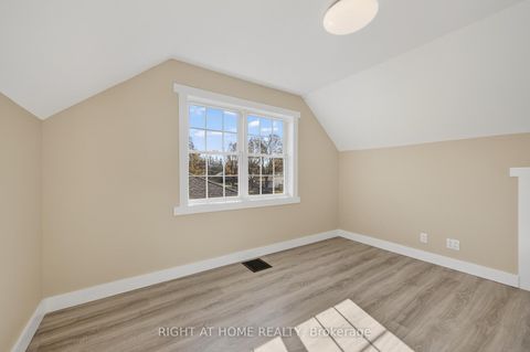 Photo 31 at 11 Newton Street, Wellington, Barrie