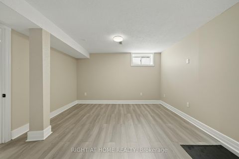 Photo 34 at 11 Newton Street, Wellington, Barrie