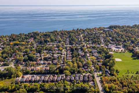 Photo 2 at 28 Tivoli Court, Guildwood, Toronto