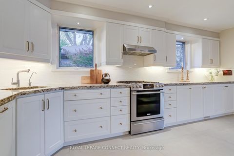 Photo 8 at 28 Tivoli Court, Guildwood, Toronto