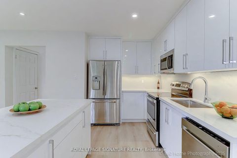 Photo 12 at 135 Kelso Crescent, Maple, Vaughan