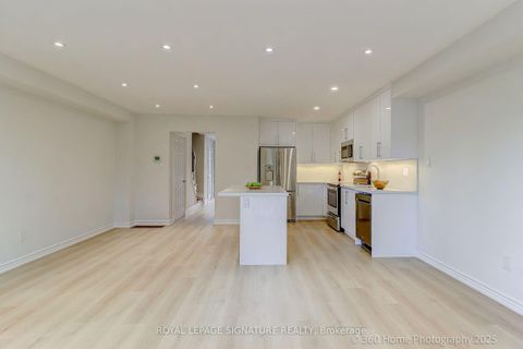 Photo 17 at 135 Kelso Crescent, Maple, Vaughan