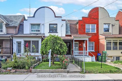 Photo 3 at 758 Richmond Street W, Niagara, Toronto