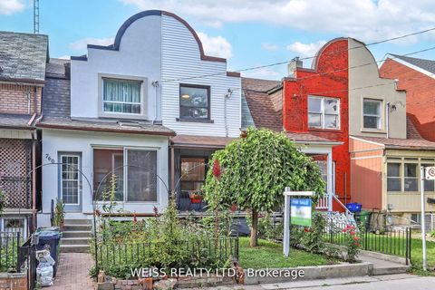 Photo 5 at 758 Richmond Street W, Niagara, Toronto