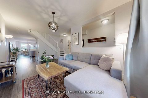 Photo 9 at 758 Richmond Street W, Niagara, Toronto