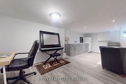 Photo 33 at 758 Richmond Street W, Niagara, Toronto