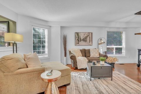 Photo 9 at 1328 Vincent Crescent, Alcona, Innisfil