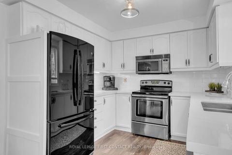 Photo 14 at 1328 Vincent Crescent, Alcona, Innisfil