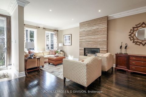 Photo 1 at 82 Munro Boulevard, Windfields, Toronto