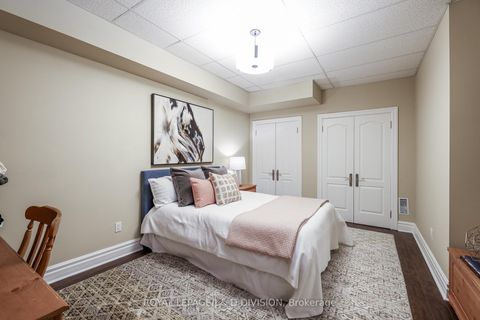 Photo 32 at 82 Munro Boulevard, Windfields, Toronto