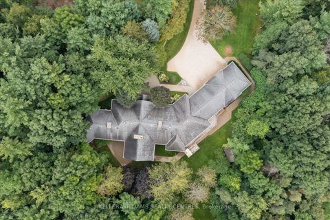 Photo 3 at 6 Country Heights Drive, Rural Richmond Hill, Richmond Hill