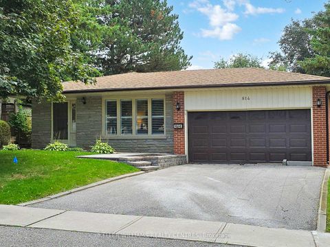 Photo 0 at 814 Arnold Crescent, College Manor, Newmarket